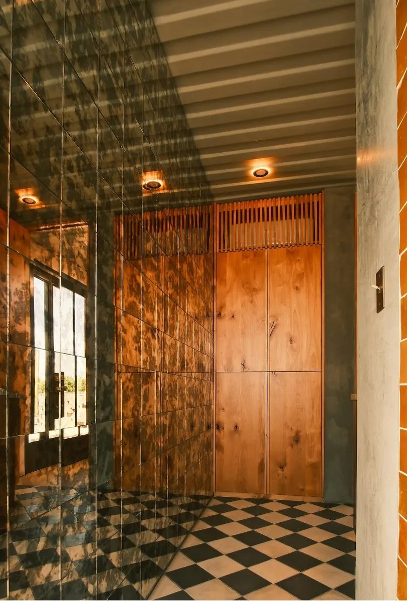 Interior Design & Decor